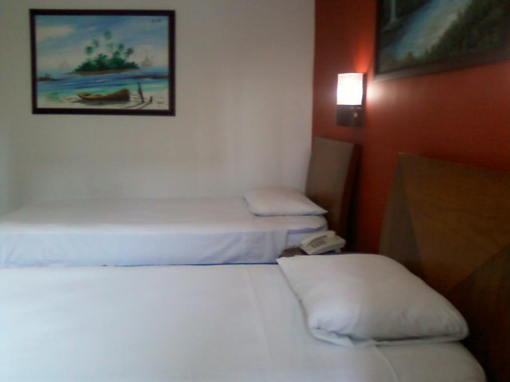 Charthon Inn Барранкілья Номер фото