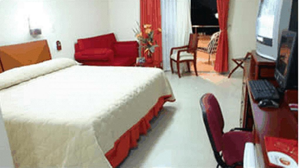 Charthon Inn Барранкілья Номер фото
